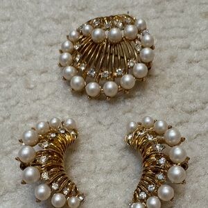Trifari Brooch & Earrings Signed Crown Faux Cream Pearl Rhinestone Elegance